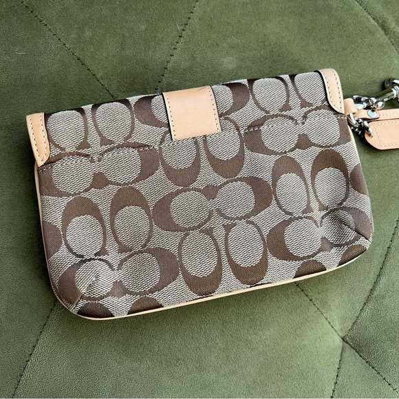 Coach Signature Beige Light Tan Canvas Leather Flap Clutch Wallet Wristlet Strap - Picture 3 of 6